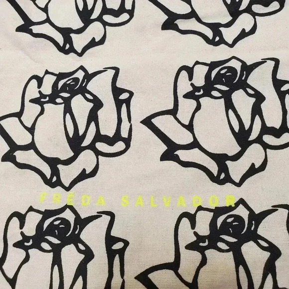 Freda Salvadore Tote Canvas Bag - Picture 2 of 4